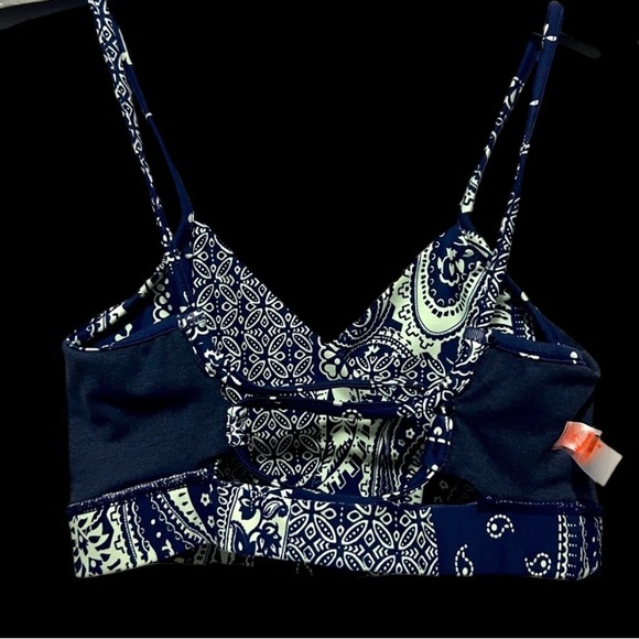 Gorgeous reversible sports bra - Picture 2 of 5